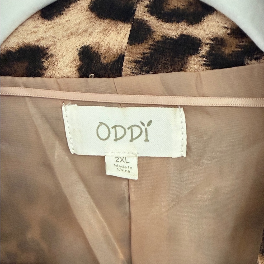 Leopard Print Women's Blazer - Picture 5 of 7